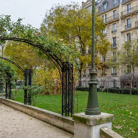 Veeve Nest Near The Arc De Triomphe Paris