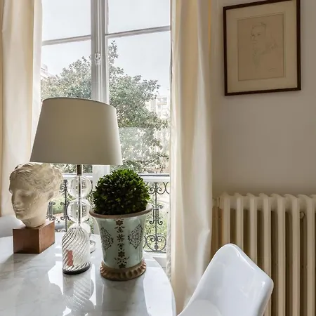 Veeve Nest Near The Arc De Triomphe Paris